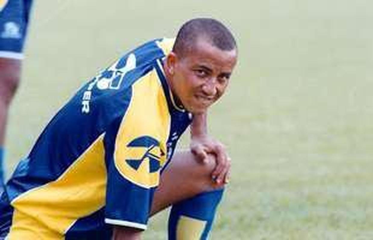 Alex Mineiro: jogou no Amrica de 1995 a 1996 e no Cruzeiro em 1997, 1998 e 2000