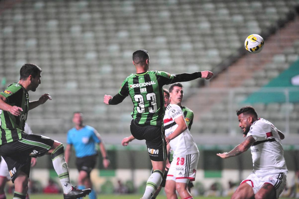 Fotos da partida entre Amrica e So Paulo, nesta quinta-feira (18), no Independncia, em Belo Horizonte, pelas quartas de final da Copa do Brasil.
