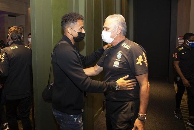 Jogadores se apresentam  Seleo Brasileira