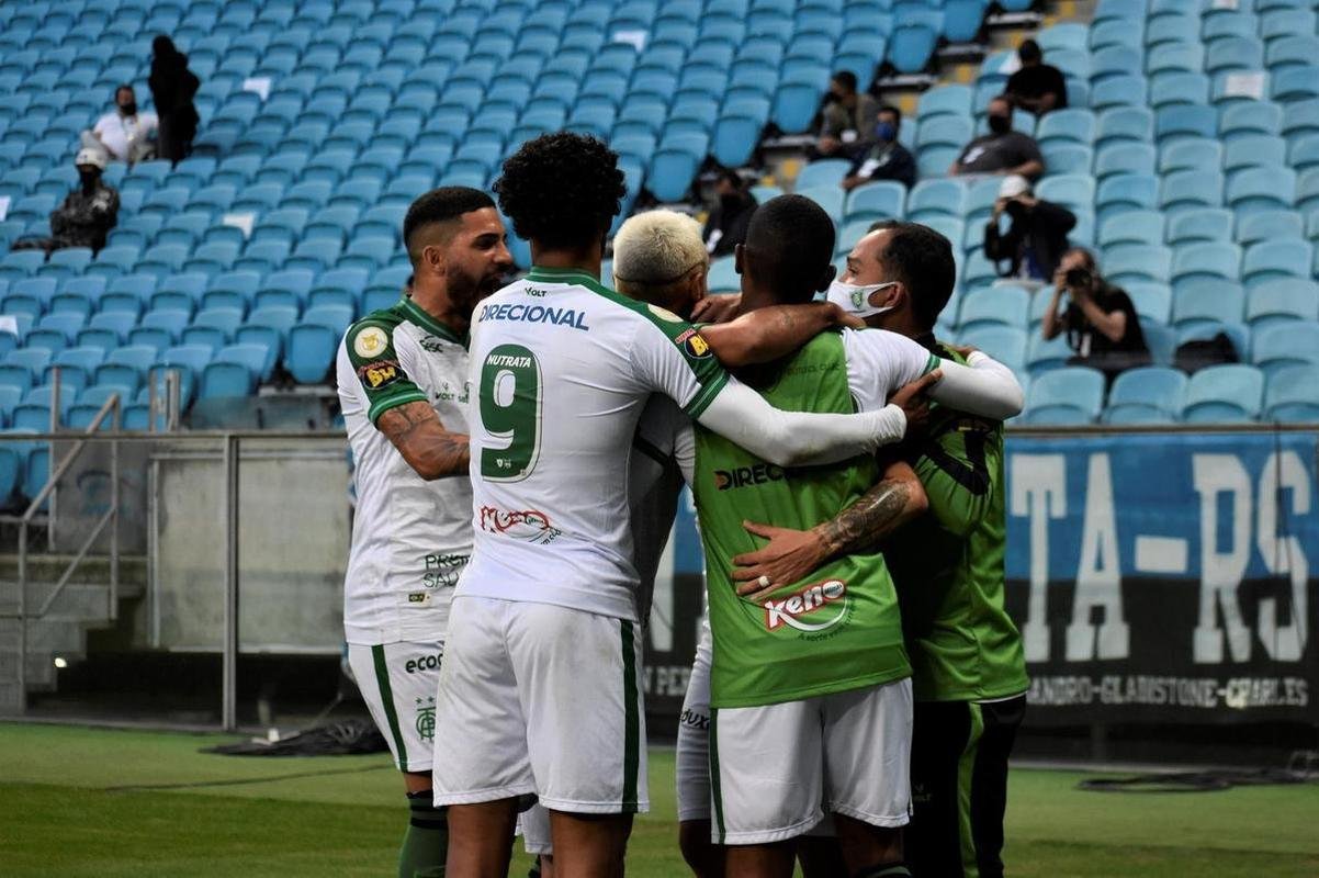 Grmio e Amrica se enfrentaram em Porto Alegre, pela 13 rodada do Campeonato Brasileiro