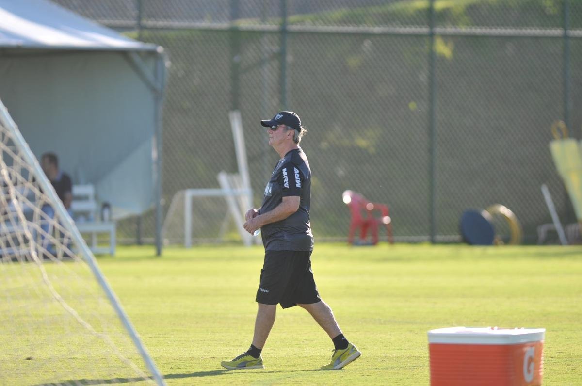 Veja fotos do treino do Atltico