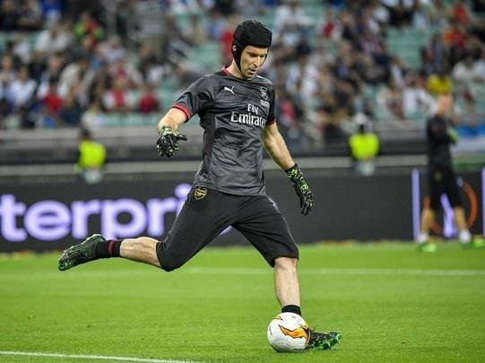 Com direito a um show de Hazard no segundo tempo, quando o craque belga marcou dois gols e ainda deu assistncia para Pedro balanar as redes, o Chelsea goleou o Arsenal por 4 a 1, nesta quarta-feira, no estdio Olmpico de Baku, no Azerbaijo, e conquistou o seu segundo ttulo da Liga Europa