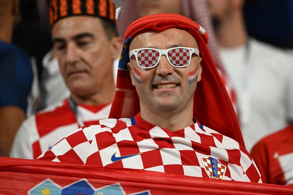 Fotos das torcidas de Crocia e Canad, no jogo deste domingo, no Estdio Khalifa International Stadium, em Doha, pelo Grupo F da Copa do Mundo