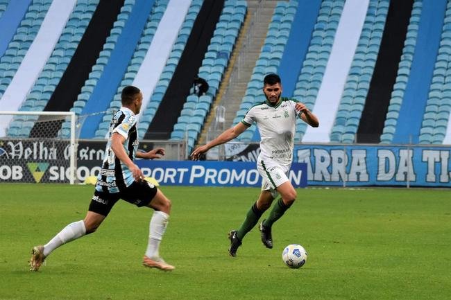 Grmio e Amrica se enfrentaram em Porto Alegre, pela 13 rodada do Campeonato Brasileiro