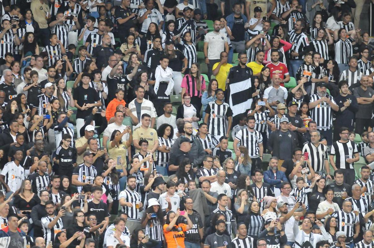 Atltico 2 x 1 Athletico-PR (Campeonato Brasileiro) - Independncia - Pblico: 15.037 - Renda bruta: R$ 490.207,35 - Renda lquida: R$ 121.805,93