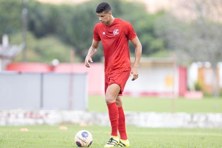 Com o elenco separado em quatro grupos, Náutico realiza primeiro dia de treinos, no Centro de Treinamento Wilson Campos, no bairro da Guabiraba, após quase três meses da suspensão das atividades, por conta da pandemia do coronavírus