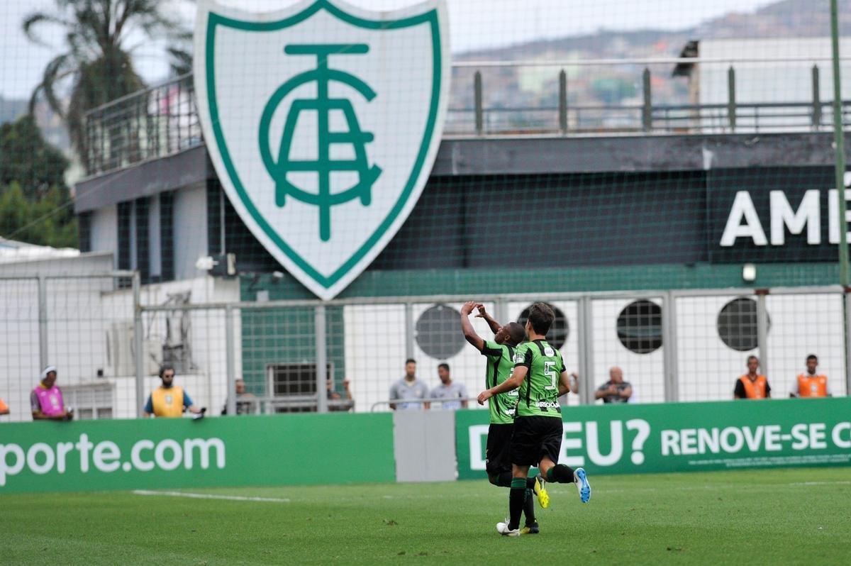 Fotos de América x Grêmio, neste sábado (20/10), no Independência, pela 30ª rodada do Campeonato Brasileiro