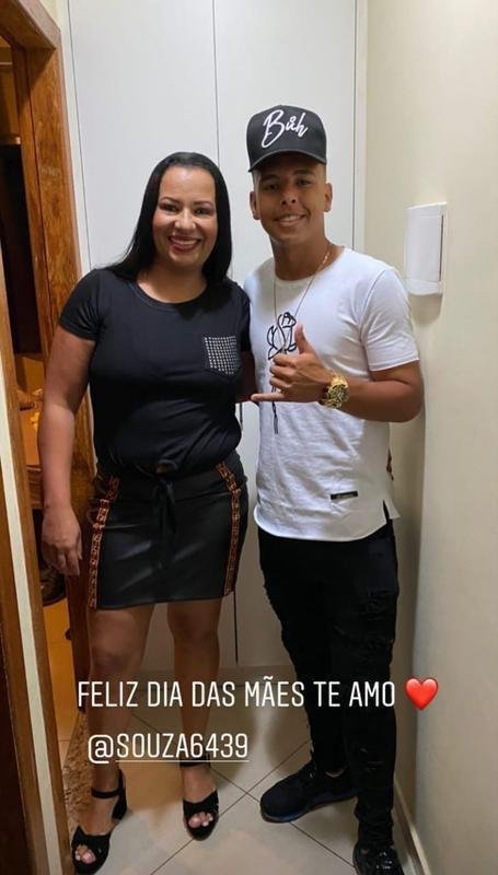 Atacante Vincius Pop, do Cruzeiro, e a me