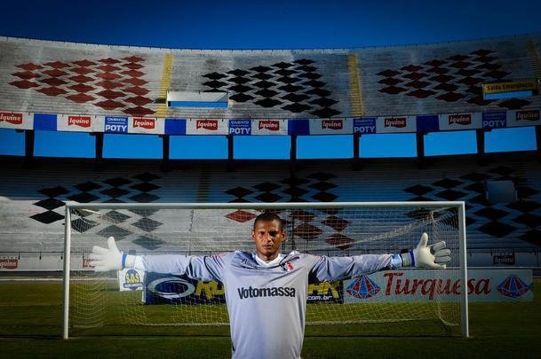 Em 2014, durante as comemorações do centenário do Santa Cruz, o Superesportes ouviu 20 pessoas ligadas ao clube (dirigentes, ex-dirigentes, artistas e torcedores) para formar o que seria a seleção da história do time. E Tiago Cardoso foi eleito o melhor goleiro da história do clube (Birigui ficou em segundo e Detinho em terceiro). Na eleição promovida pelo site Coralnet, o eleito foi Birigui.