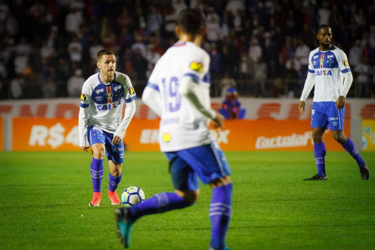 Muito tmido nas oportunidades que recebeu, Ezequiel no passou confiana em 2018. Depois de conquistar a Copa do Brasil de 2017 sendo titular em vrias partidas, o lateral-direito amargou a reserva na maior parte dessa temporada. No total, disputou 22 jogos. Dificilmente seguir na Toca em 2019.