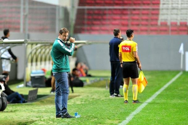 Amrica e Oeste duelaram na noite desta tera-feira, no Independncia, em jogo vlido pela 11 rodada da Srie B do Campeonato Brasileiro