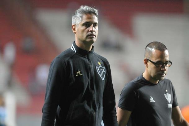 Fotos da vitria do Atltico sobre o Cear, por 2 a 1, no Independncia, com gols de Otero e Luan. Thiago Gallhardo descontou para os cearenses