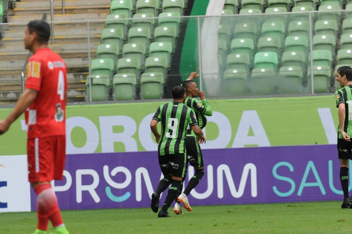 Fotos da vitria do Amrica sobre o Tombense, por 2 a 1, no Independncia, pela stima rodada do Campeonato Mineiro. Triunfo coloca Coelho na liderana do Estadual