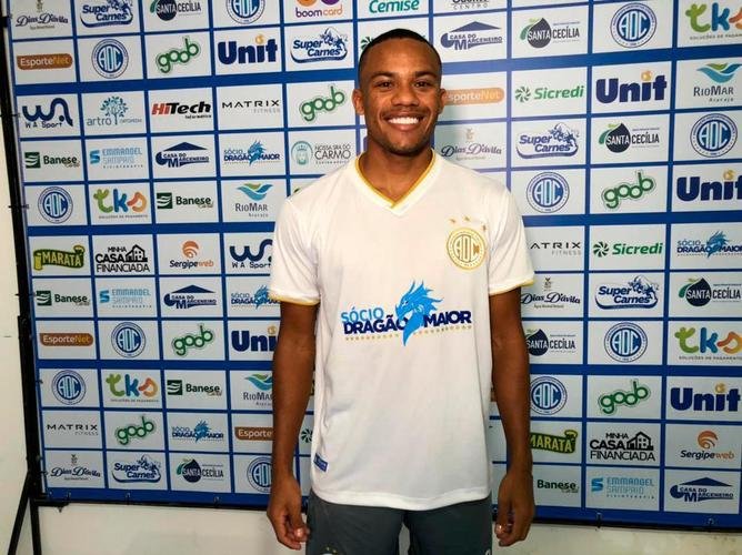 Robinho, atacante (Confiança)