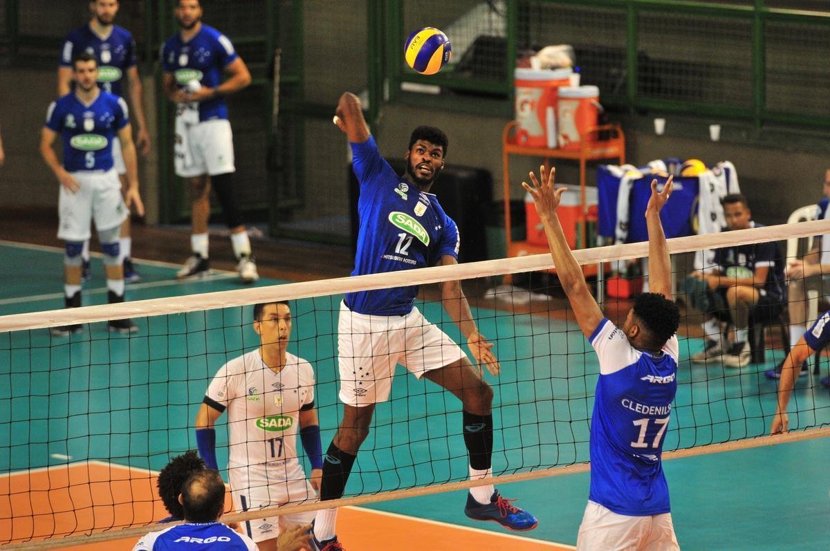 Final no Ginsio do Riacho foi marcada por muito equilbrio, mas prevaleceu maior qualidade do Cruzeiro