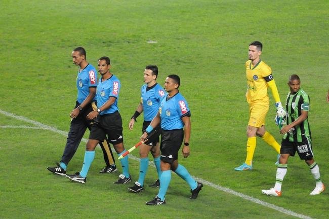 Amrica e Gois se enfrentaram no Independncia, pela 15 rodada da Srie A do Campeonato Brasileiro