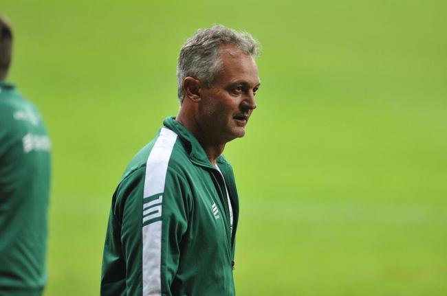 Lisca (2020/2021): 82 jogos, 40 vitrias, 27 empates, 15 derrotas (59,7% de aproveitamento)