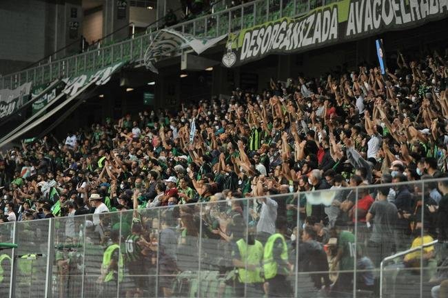 Fotos da torcida do Amrica na vitria por 3 a 1 sobre o Grmio, no Independncia, pela 32 rodada do Brasileiro