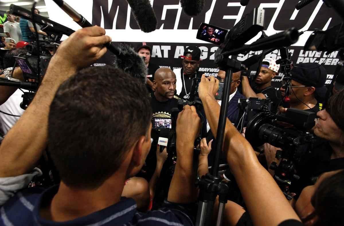 Em preparao para superluta contra Conor McGregor, em 26 de agosto, Floyd Mayweather recebe imprensa em treino aberto em Las Vegas 