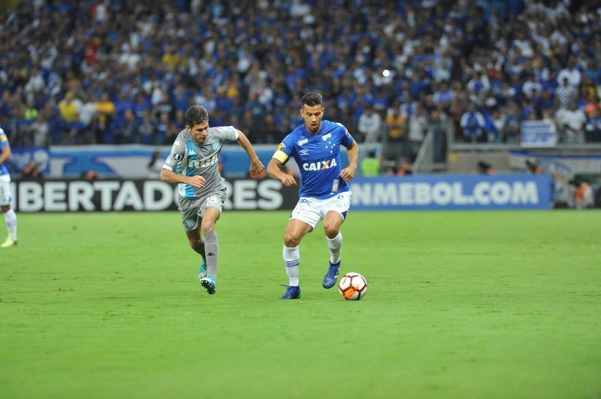 Fotos do primeiro tempo do duelo entre Cruzeiro e Racing, no Mineiro, pela Libertadores