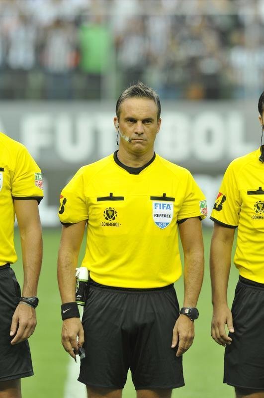 No primeiro tempo, Atltico abriu 3 a 1 no placar, com gols de Luan e Ricardo Oliveira (2)