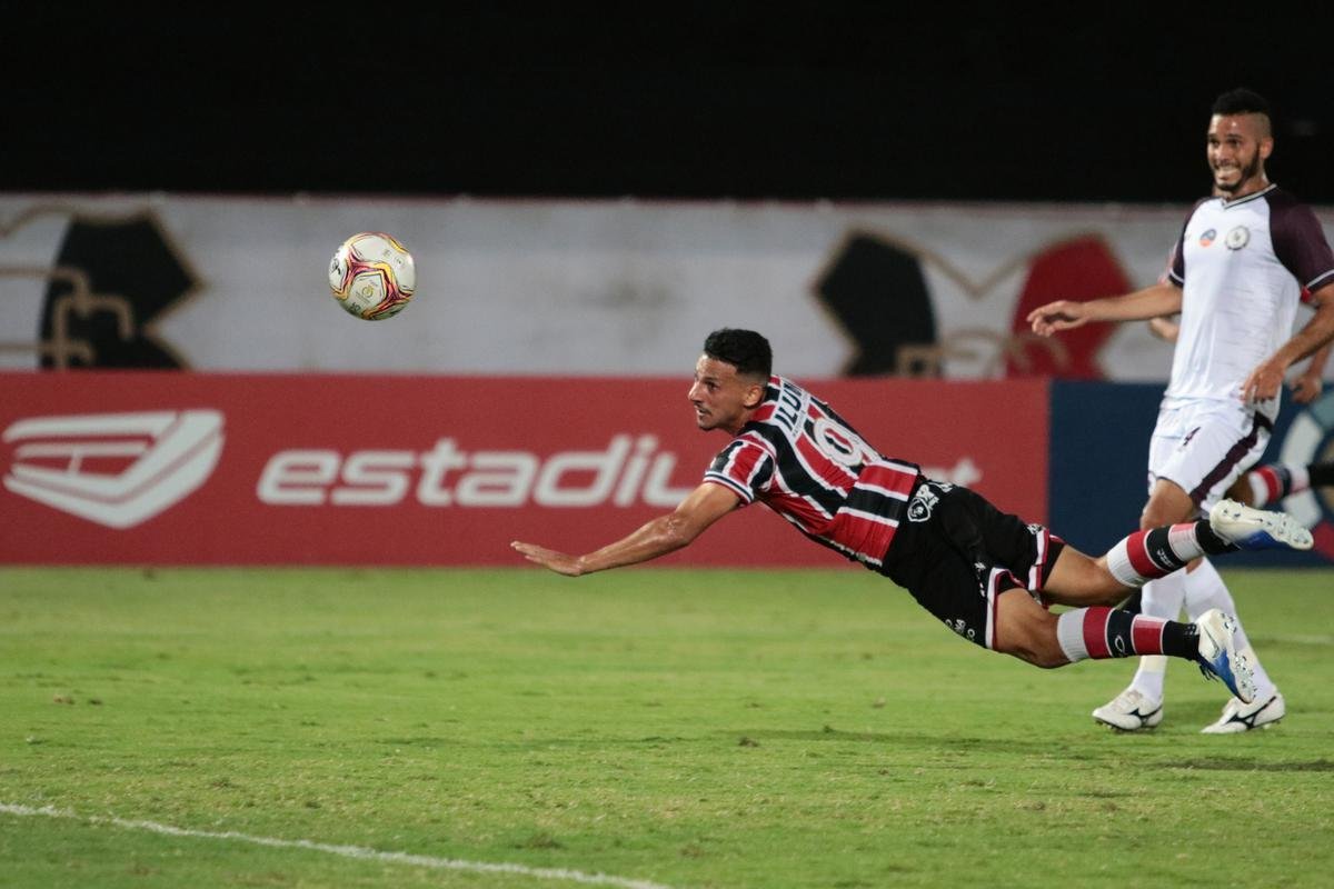 No Arruda, Jacuipense saiu na frente, com Railan. Mayco Félix, com dois gols, virou para o Santa. Os dois gols de Dinei, viraram novamente o placar, mas, nos minutos finais, Toty empatou para o Tricolor.