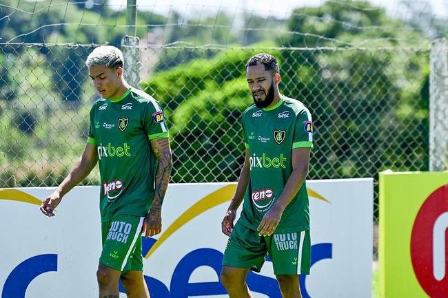 Everaldo, atacante (Amrica)