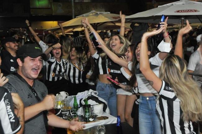 Festa da torcida pelo bicampeonato brasileiro do Atltico na sede do clube, no bairro de Lourdes, em BH