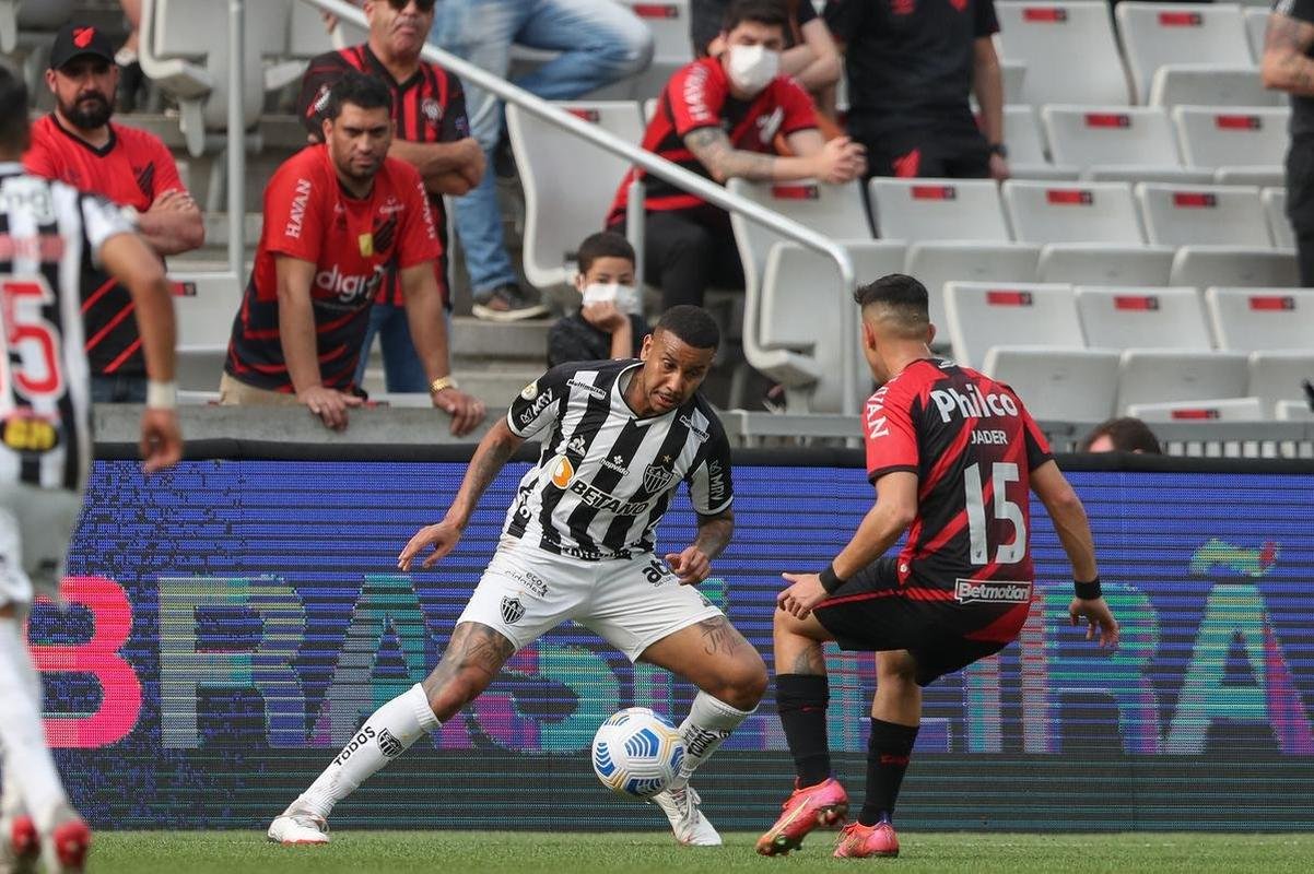 O Atltico visitou, nesta tera-feira (16), o Athletico-PR na Arena da Baixada, em Curitiba. O duelo foi vlido pela 33 rodada da Srie A do Campeonato Brasileiro.