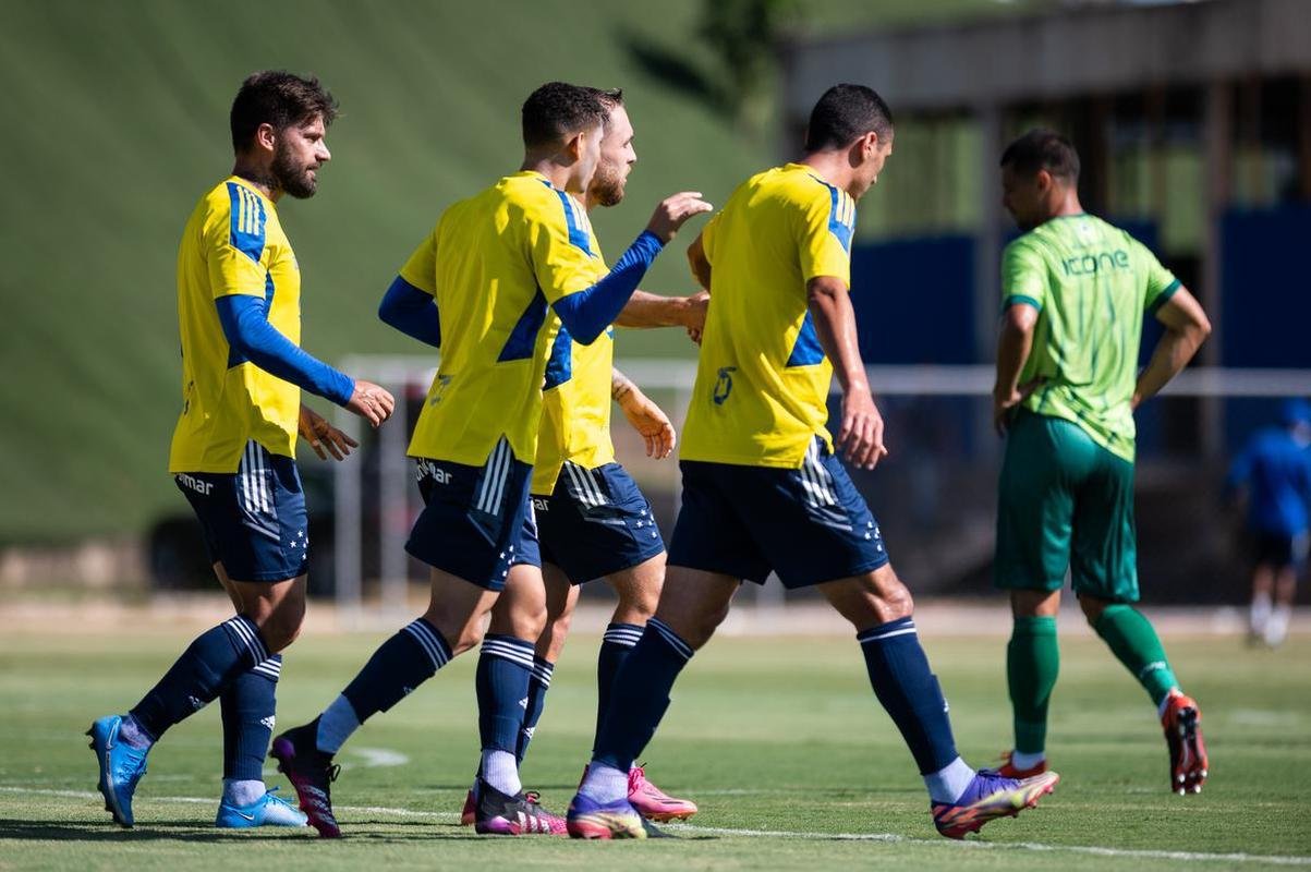 Cruzeiro empatou por 1 a 1 com o Boavista-RJ em jogo-treino realizado neste sbado (22/5), na Toca da Raposa II. Rafael Sobis marcou o gol celeste, enquanto Douglas Pedroso fez para a equipe do Rio de Janeiro.