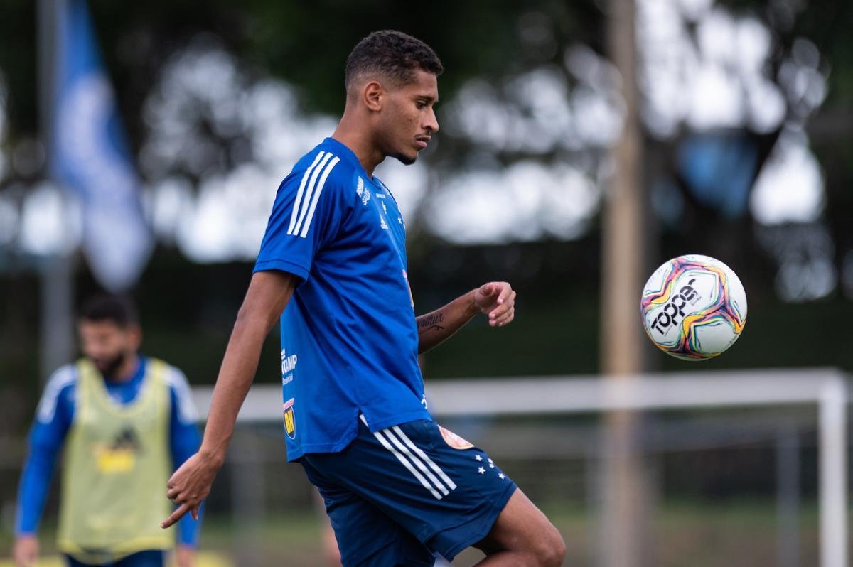 Imagens do primeiro treino do Cruzeiro antes do jogo contra o Cuiabá, pela Série B do Campeonato Brasileiro