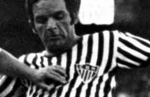 O uruguaio Hector Cincunegui foi dolo da torcida atleticana e um de seus jogadores mais vigorosos. Cincunegui, atuou em 194 partidas com a camisa nmero quatro do Atltico e marcou 1 gol. Alm de ter conquistado o Mineiro de 1970, foi campeo brasileiro de 1971. Seu passe para o alvinegro custou 40 mil dlares, aproximadamente Cr$ 160 mil, em 1968.