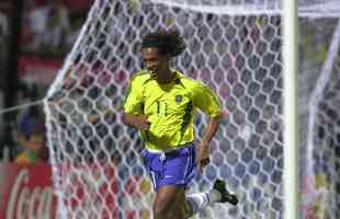 7 Ronaldinho - 25 gols em 80 jogos
