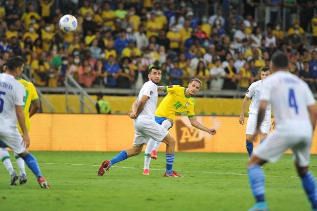 Brasil goleou o Paraguai por 4 a 0 no Mineiro, em BH, pelas Eliminatrias da Copa do Mundo, com gols de Raphinha, Philippe Coutinho, Antony e Rodrygo