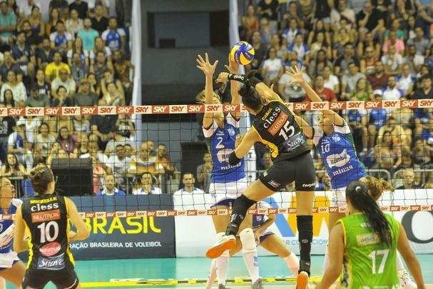 Minas x Praia: veja fotos da primeira partida da final