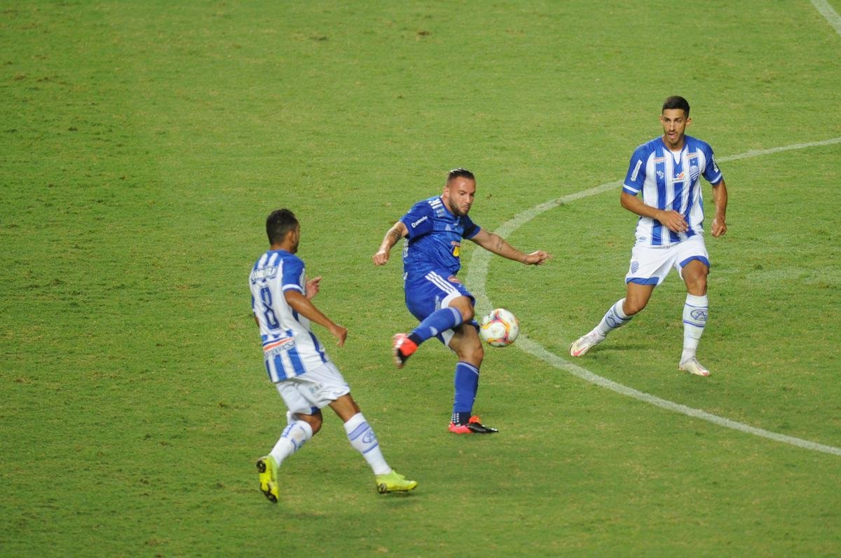 Fotos do jogo entre Cruzeiro e CSA, no Independncia, em Belo Horizonte, pela 29 rodada da Srie B do Brasileiro