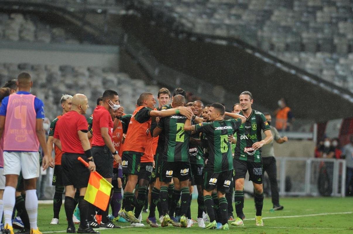 Fotos do cl�ssico entre Cruzeiro e Am�rica, no Mineir�o, em BH, pela 3� rodada do Campeonato Mineiro
