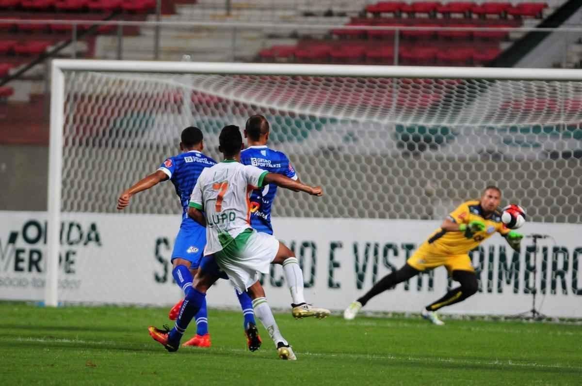 Imagens do jogo entre Amrica e URT, pelo Campeonato Mineiro, no Independncia