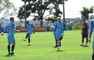 O Cruzeiro fez, nesta tera-feira, o ltimo treino em BH antes da viagem para Santiago, onde enfrenta a Universidad de Chile, pela Copa Libertadores