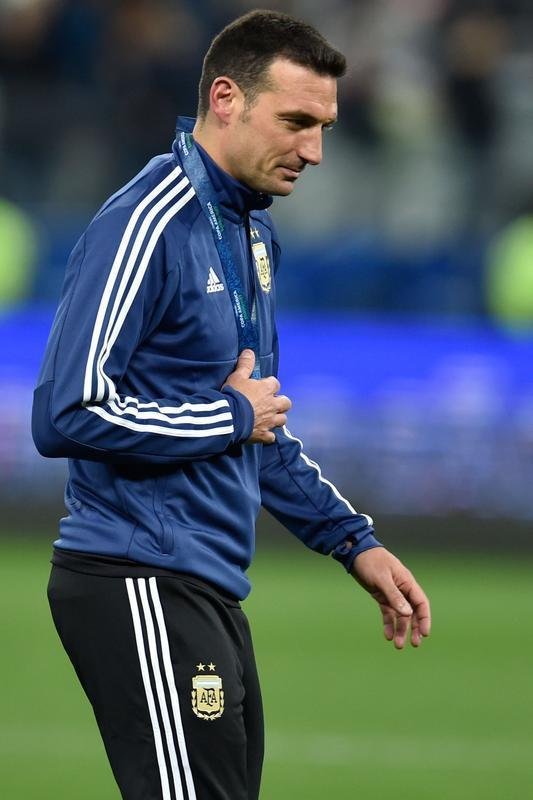 Argentina derrotou Chile por 2 a 1 na Arena Corinthians, em So Paulo, e ficou com a terceira posio da Copa Amrica. Veja fotos das premiaes das duas selees.