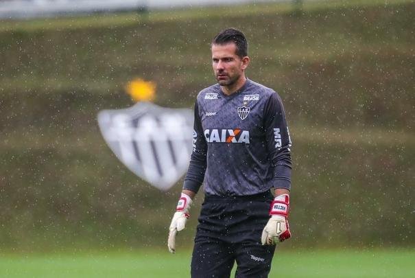 Atltico treinou sob chuva intensa na Cidade do Galo nesta quinta-feira  tarde