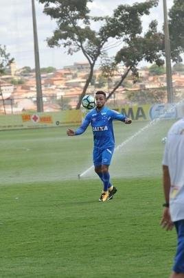 Auxiliares de Mano Menezes comandaram treino tcnico; times foram montados, mas jogadores no tiveram posio fixa no campo