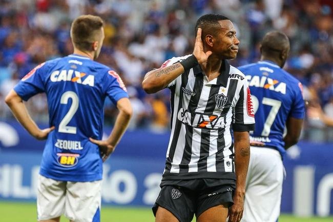 4� Robinho - 9 gols