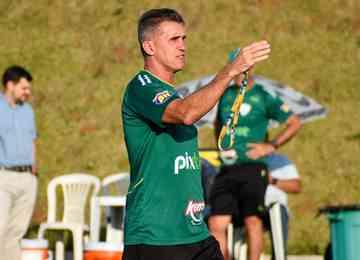 Técnico Vagner Mancini precisará fazer mudanças na equipe, que tenta se manter no G4 do Campeonato Brasileiro
