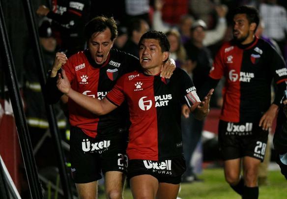 No segundo tempo, Colón virou com gols de Wilson Morelo e Luiz Pulga Rodríguez