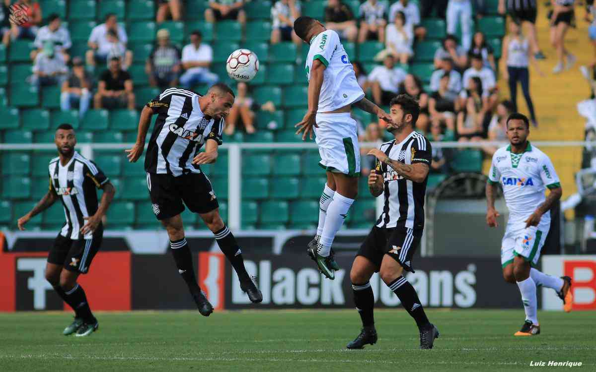 Em 2017, Figueirense utilizou Adidas durante toda Srie B