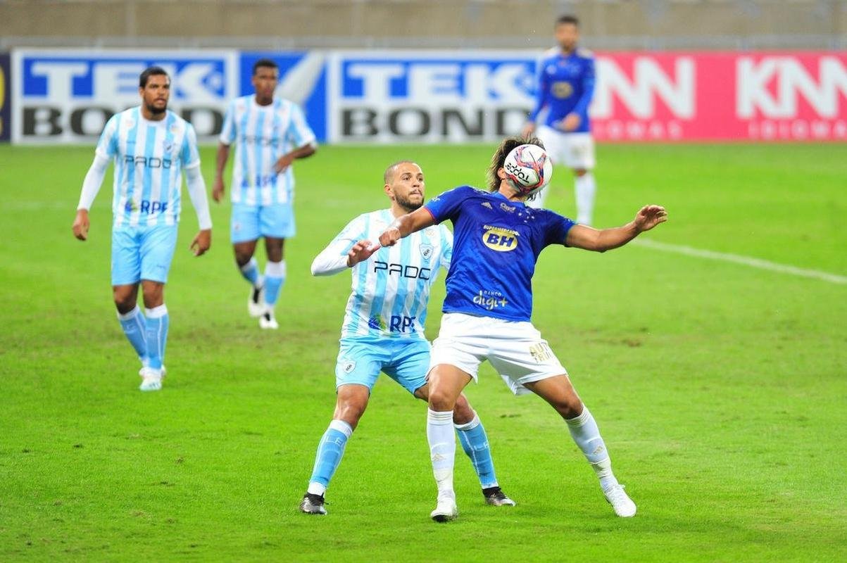 Fotos de Cruzeiro x Londrina, no Mineiro, pela 15 rodada da Srie B