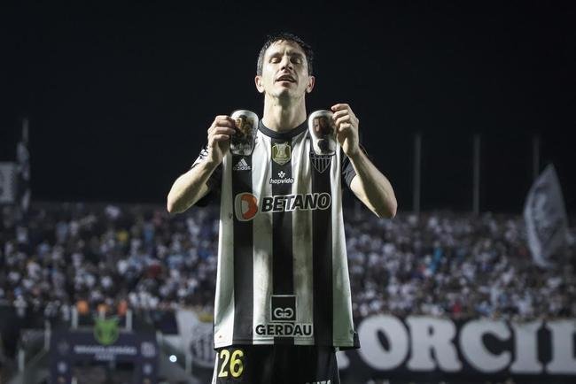 Fotos do jogo entre Santos e Atltico na Vila Belmiro, em Santos, pela 30 rodada do Campeonato Brasileiro