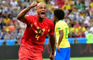 Fernandinho errou ao tentar tirar a bola em escanteio e colocou contra as prprias redes