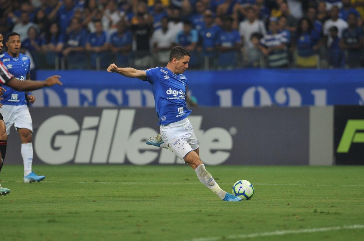 Fotos de Cruzeiro x So Paulo, no Mineiro, pela 26 rodada do Campeonato Brasileiro